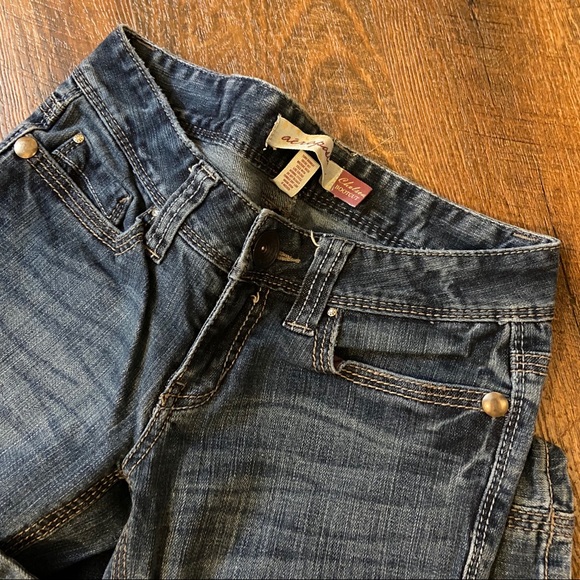 Aeropostale Chelsea Boot Cut Jeans Medium Wash - Picture 5 of 6